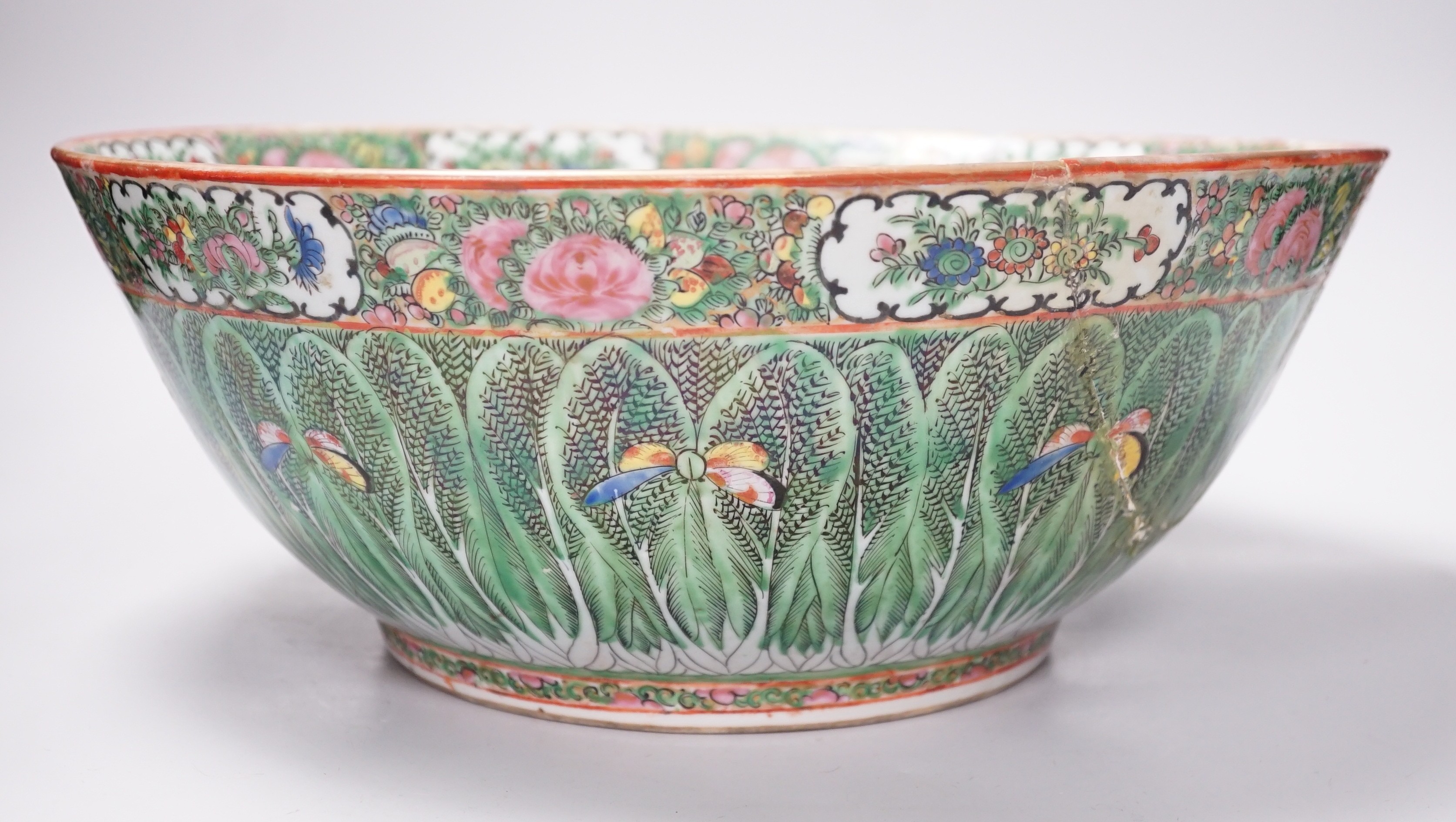 A large Chinese Canton famille rose ‘cabbage’ punch bowl, early 20th century, 37cm diameter